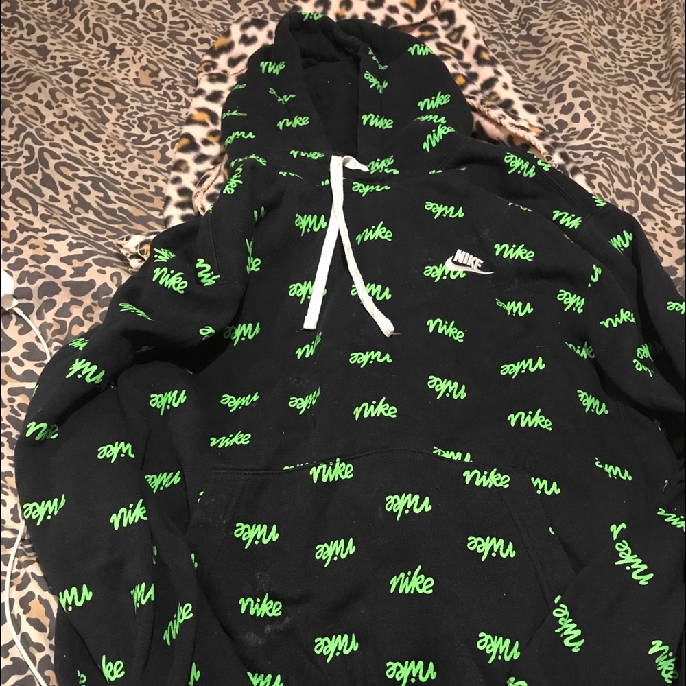 Nike hoodie size medium in men’s.